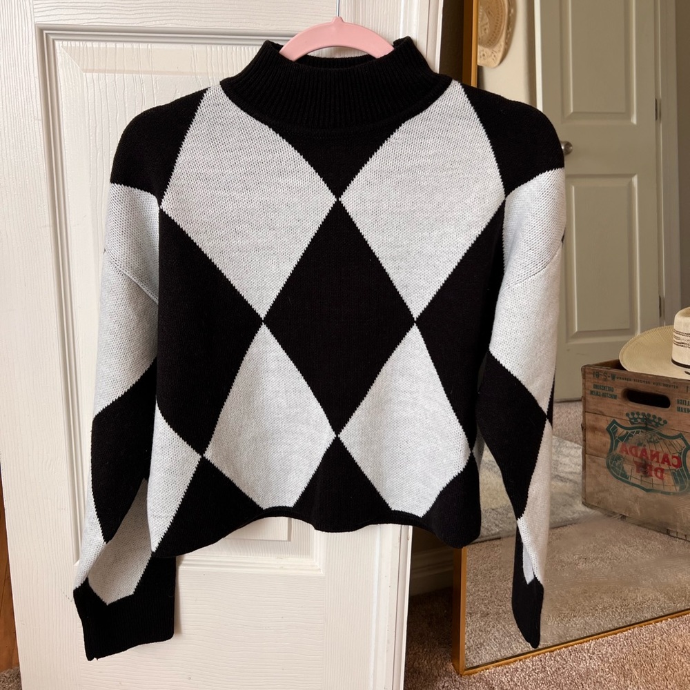 H&M Black and White Sweater